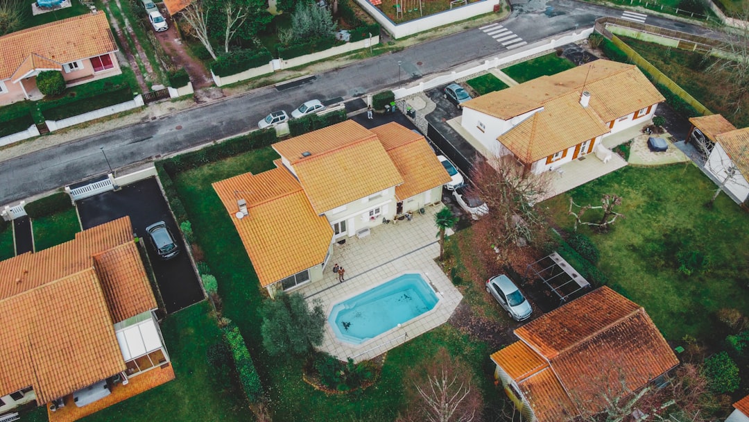 Retaper des maisons et les revendre : guide rentabilité